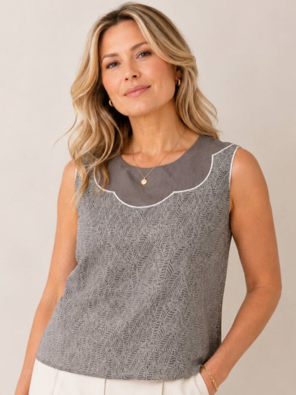 Banana Republic Grey Sleeveless Top Size Small Feminine & Versatile